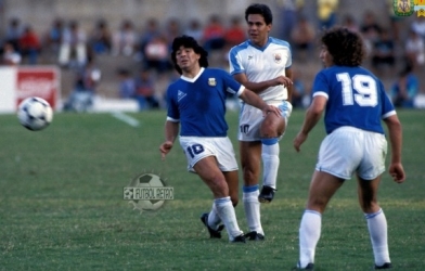 VIDEO: Khoảnh khắc thiên tài không gặp may của Maradona ở Copa America 1989
