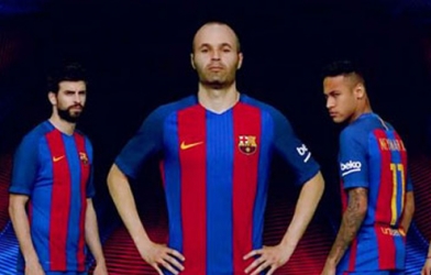 Barca trình làng mẫu áo đấu sân nhà mùa 2016/17