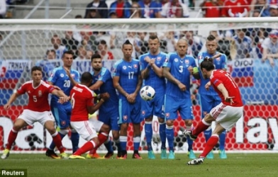 VIDEO: Siêu phẩm sút phạt của Gareth Bale mở tỷ số trận đấu