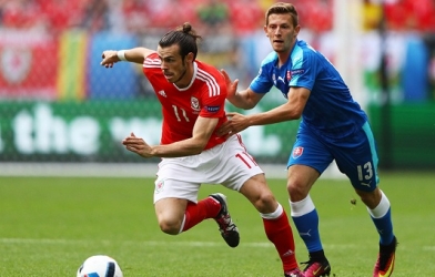 Hàng công tỏa sáng, xứ Wales kiên cường vượt qua Slovakia