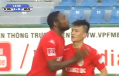 VIDEO: 2 bàn thắng trong vòng 2 phút của Nsi vào lưới HAGL