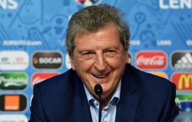 HLV Hodgson phản pháo lời khích tướng của Gareth Bale