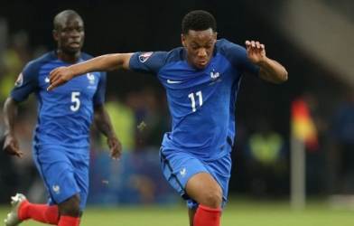 VIDEO: 45 phút thảm họa của Anthony Martial trước Albania