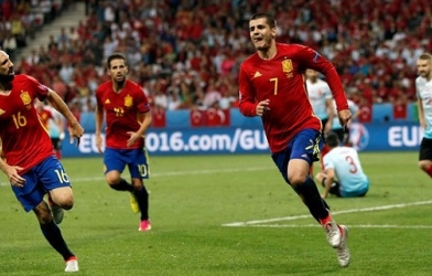 Thành người hùng của Tây Ban Nha, Morata đáp trả mạnh mẽ chỉ trích của dư luận