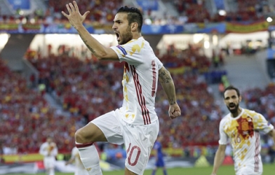 Xác định 12 đội giành vé vào vòng 1/8 EURO 2016