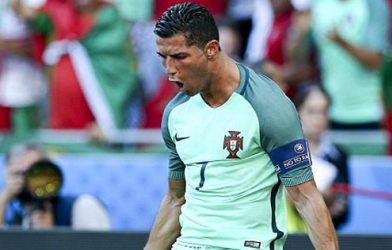 Ronaldo tỏa sáng, Bồ Đào Nha vào vòng 1/8 EURO 2016