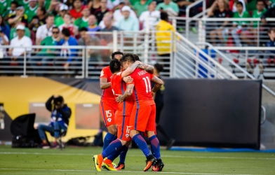VIDEO: 2 bàn thắng trong vòng 4 phút của Chile vào lưới Colombia
