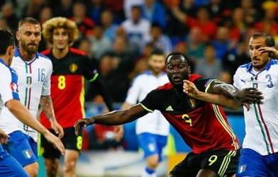 Hàng loạt cầu thủ Italia nguy cơ bị treo giò nếu vào tứ kết