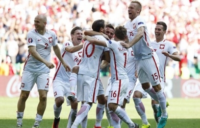 Video bàn thắng: Thụy Sĩ 1-1 (Pen 4-5) Ba Lan (Vòng 1/8 EURO 2016)