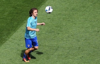 Modric tập luyện trở lại, sẵn sàng nghênh chiến Bồ Đào Nha