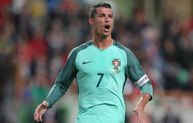 Ronaldo gửi thông điệp mạnh mẽ trước trận gặp Ba Lan