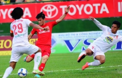 VIDEO: Công Vinh sút phạt đẳng cấp vào lưới HAGL