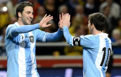 Video clip chế: Higuain và Argentina - ở 1 thế giới khác