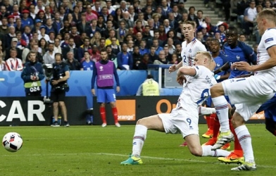 VIDEO: Sigthorsson rút ngắn tỷ số xuống còn 4-1 cho Iceland