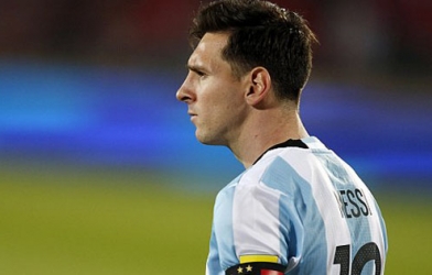 La Nacion: Messi rút lại quyết định chia tay Argentina