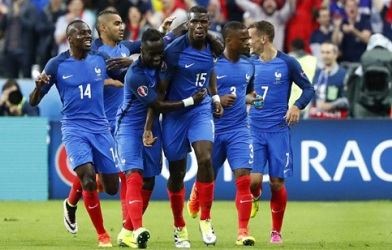 Tin nóng Euro 4/7: Pháp lập kỷ lục; Xác định 2 cặp bán kết