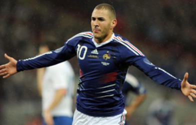 Benzema và hành động đáng khen sau trận thắng của tuyển Pháp