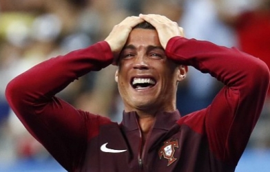 Ronaldo - Từ chấn thương đến chỉ đạo nhiệt huyết như HLV Klopp