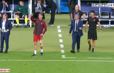 VIDEO: Ronaldo chỉ đạo các đồng đội như HLV