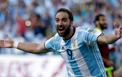 Vượt mặt Arsenal, Juventus đạt thỏa thuận chiêu mộ Higuain