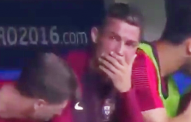 Hình ảnh Ronaldo khóc nức nở khi Bồ Đào Nha ghi bàn ở chung kết Euro