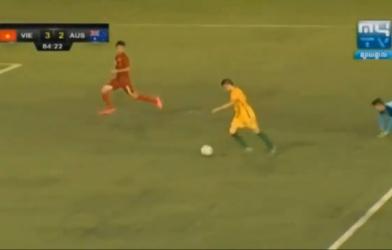 VIDEO: Thanh Bình cứu 1 bàn thua trông thấy cho U16 Việt Nam