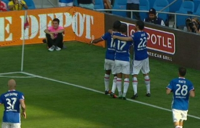 VIDEO: Drogba thể hiện duyên ghi bàn ấn tượng trước Arsenal