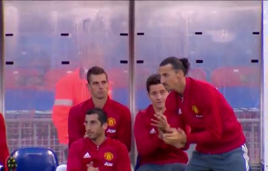 VIDEO: Rashford khiến Ibrahimovic ngưỡng mộ với pha đi bóng kiếm pen