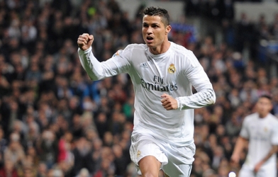 Ronaldo ký hợp đồng mới với Real Madrid