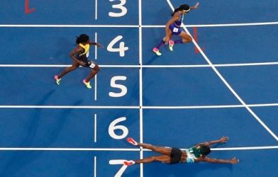 VĐV Bahamas giành HCV điền kinh theo cách ‘cực dị’