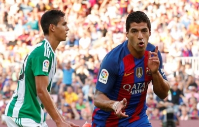VIDEO: Cú hattrick đẳng cấp của Luis Suarez ở trận mở màn La Liga