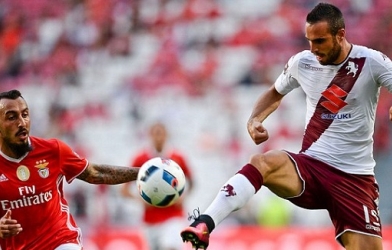 Chelsea nhắm 'Nemanja Vidic' mới để vá hàng thủ