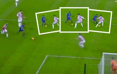 VIDEO: Pha đi bóng kiến tạo như Ronaldinho của Riyad Mahrez