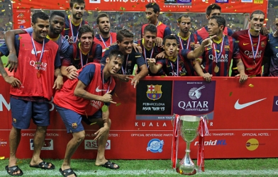 Barca cân nhắc sang Việt Nam du đấu