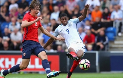 Marcus Rashford lập hattrick ấn tượng ở trận ra mắt U21 Anh