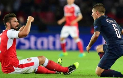 VIDEO: Giroud nhận thẻ đỏ oan trước PSG?