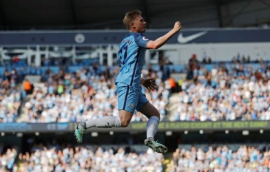 VIDEO: De Bruyne sút phạt mở tỷ số cho Man City - phút 15