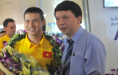 Futsal Việt Nam về nước, nhận thưởng lớn từ VFF