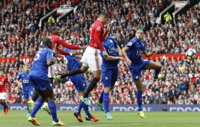 VIDEO: Smalling đánh đầu mở tỷ số cho Man Utd