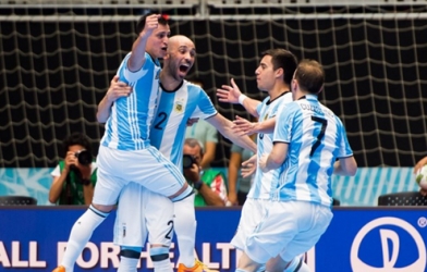 Tin tức Futsal W.C: Thêm 2 đội giành vé vào bán kết