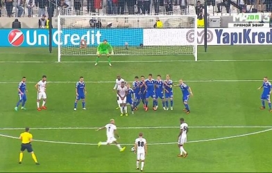 VIDEO: Pha sút phạt đẳng cấp của Ricardo Quaresma vs Dynamo Kyiv