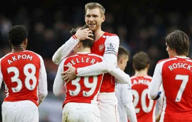 Sợ Pep, Wenger chi cực đậm ‘trói chân’ sao trẻ