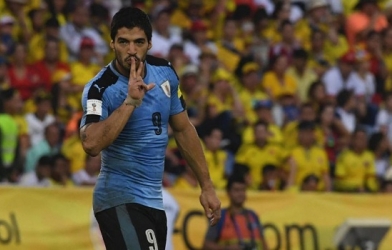 Luis Suarez san bằng kỷ lục World Cup sau 11 năm