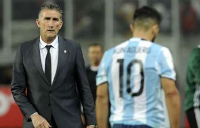 VIDEO: Khi Aguero sắm vai tội đồ của Argentina