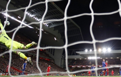 Những thông số ấn tượng trong pha cứu thua siêu đẳng của De Gea