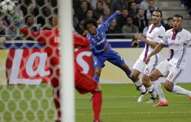Video bàn thắng: Lyon 0-1 Juventus (Bảng H - Champions League)