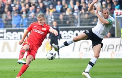 VIDEO: Em trai Kroos lập siêu phẩm volley như Zidane ở Bundesliga 2