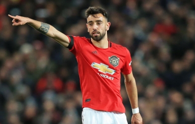 Bruno Fernandes ví mình với 'bom xịt' của MU
