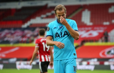 Sự cứng nhắc của VAR khiến Harry Kane nhận trái đắng