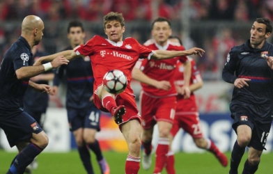 VIDEO: Bayern Munich đã hạ Lyon thế nào cách đây một thập kỷ?